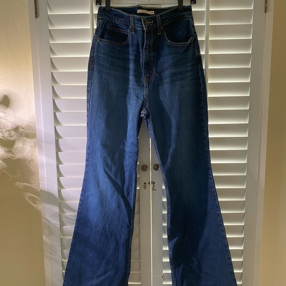 Levi’s 70’s High Rise Flare Women’s Jeans (28W x 32L), Sonoma Train - Picture 2 of 5